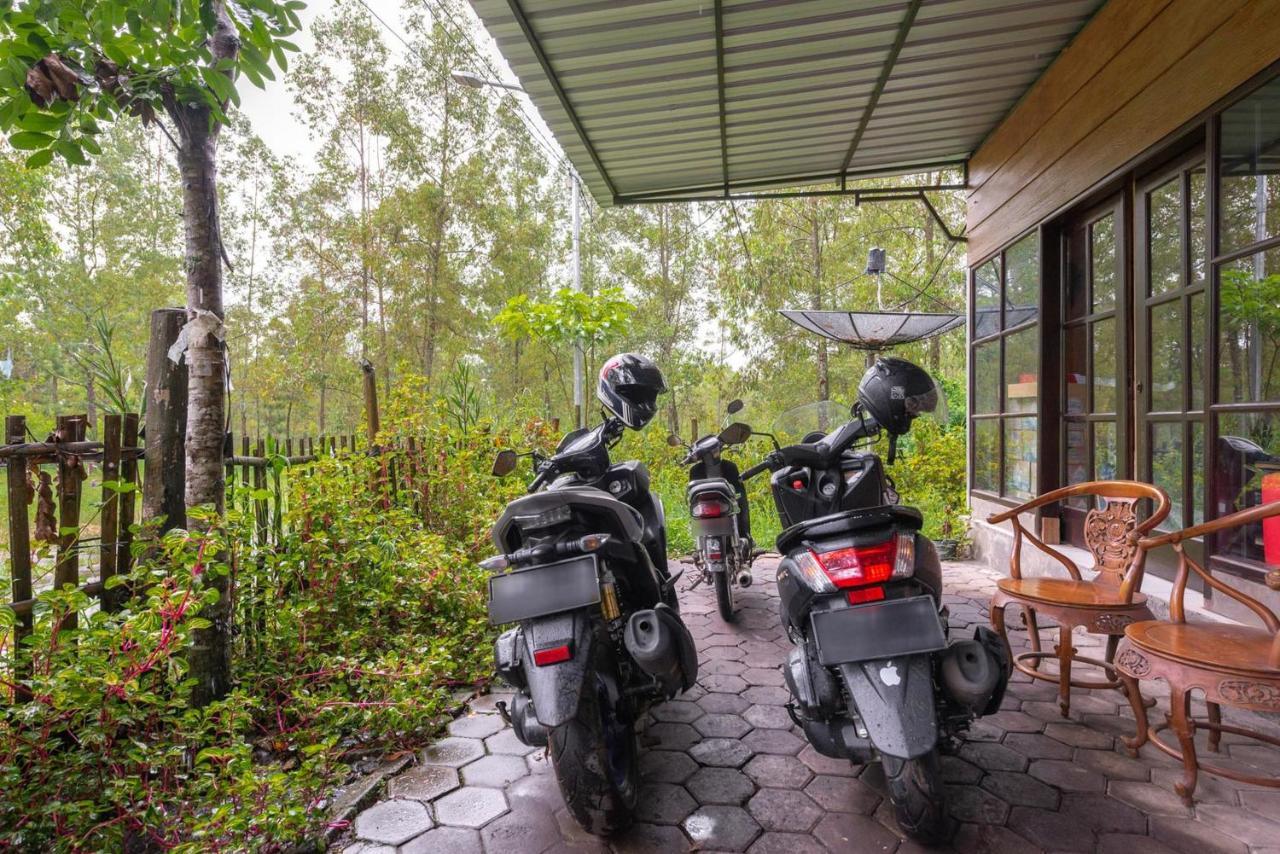 Reddoorz @ Apache Camp Hotel Batu  Luaran gambar